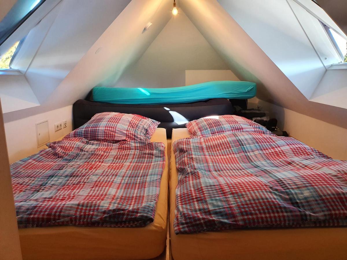 Idyllische Penthouse-wohnung In Super Lage Apartment *